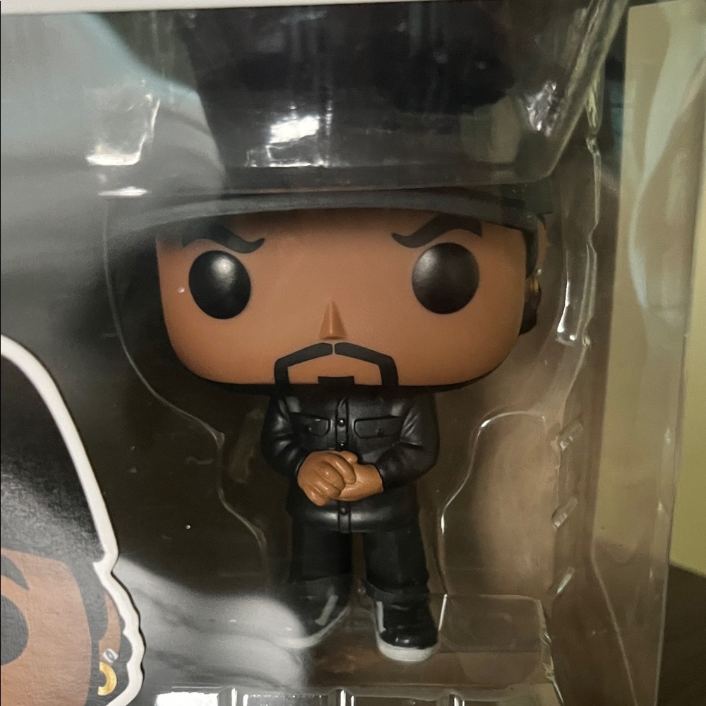 Funko Pop! Rocks Ice Cube in Black Outfit - Picture 7 of 8